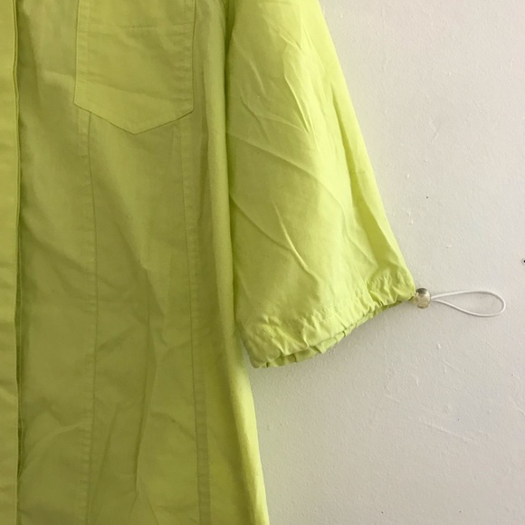Lime light green button up top shirt with short mid sleeves - Picture 5 of 5